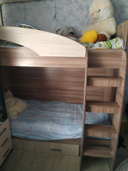 Кровать двухъярусная
