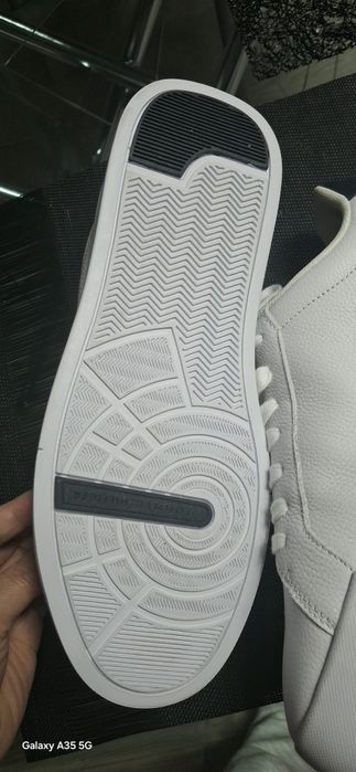 Tommy Hilfiger  обувь продам гораздо дешевле чем брала