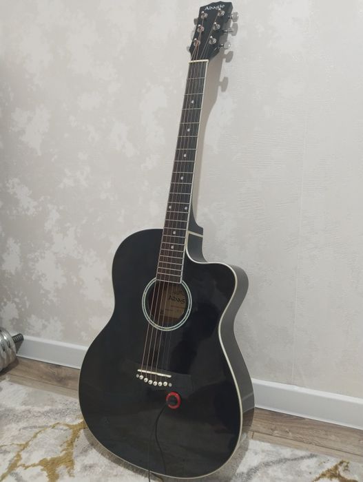 Акустическая гитара