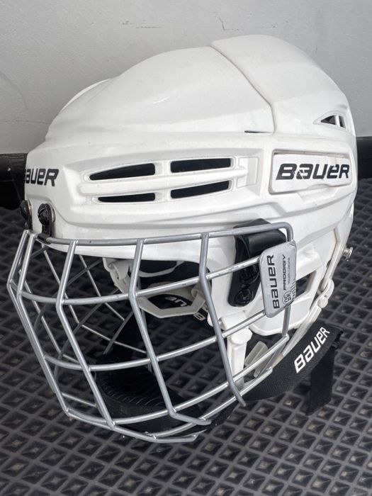 шлем хоккейный детский