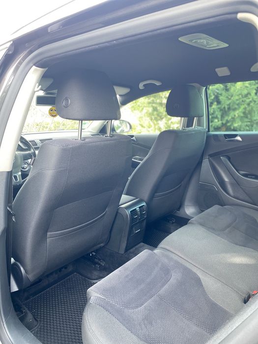 Volkswagen Passat / R-Line / Mocca Braun / 140Hp / CBAB / Euro5