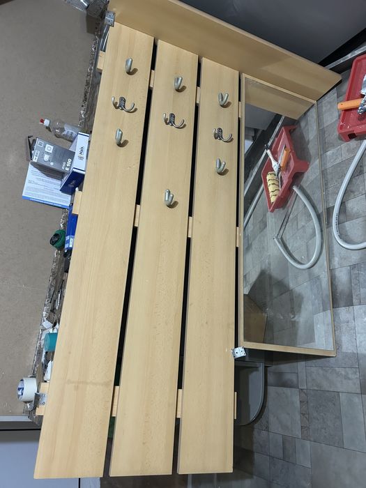 Вешалка с зеркалом