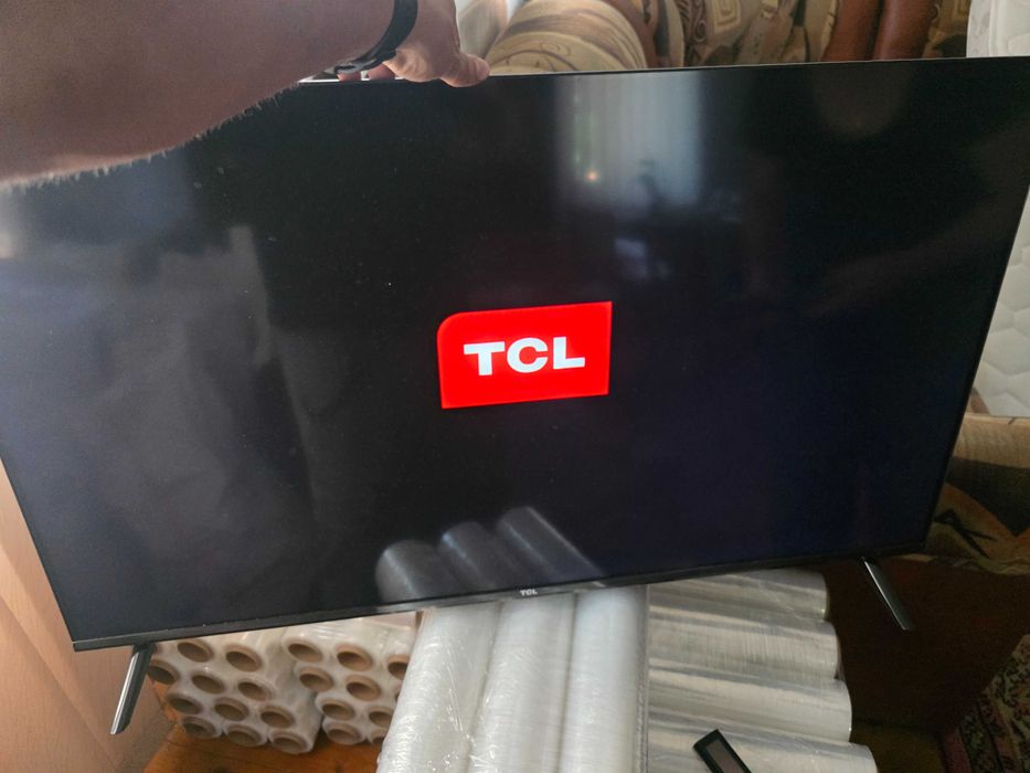 Televizor nou Tcl