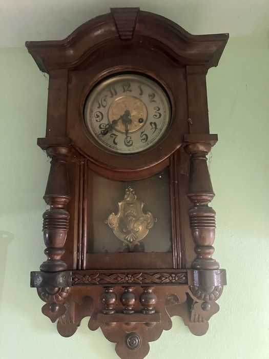 Голям античен часовник