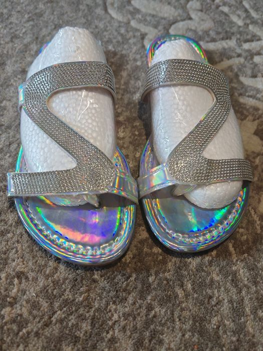 Продам летние шлепанцы