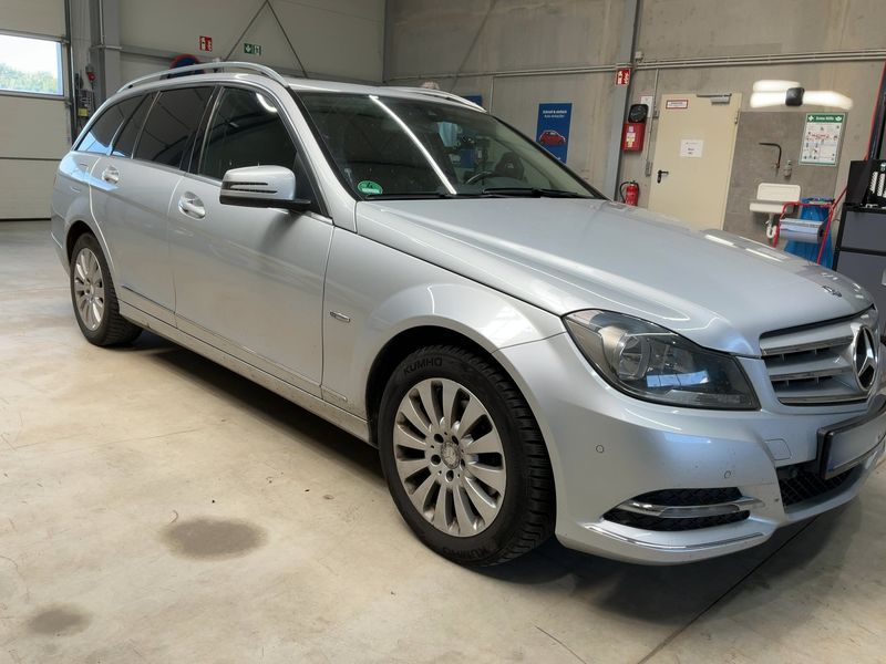 Mercedes-Benz C-Klasse C 220 CDI T BlueEfficiency Avantgarde 2011