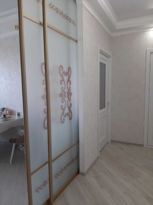 Продам стеклянные двери комондор