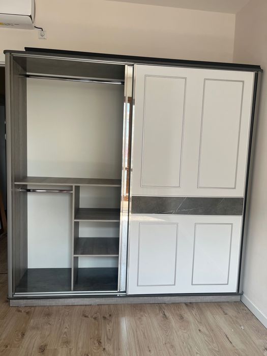 Продам шкаф-купе в отличном состоянии