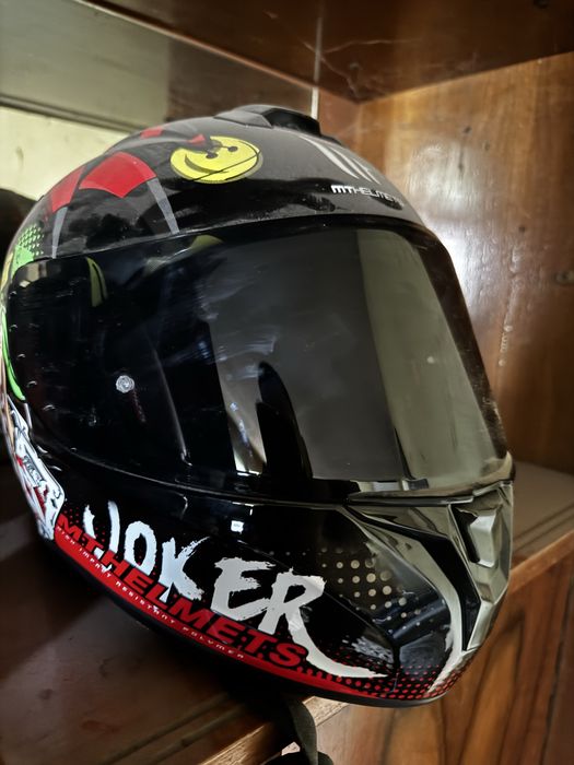 MT Targo Joker A1 Gloss Black Каска