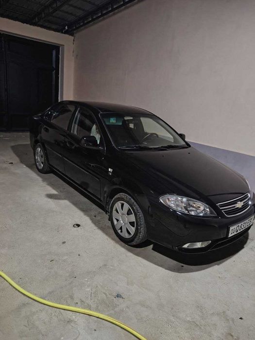 Gentra Xolati idiyal rangi Qora 2023 yil 10 000 km yurgan Mexanika