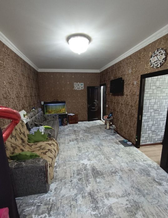 Продается двух комнатная квартира рядом со станцией метро яшнобад