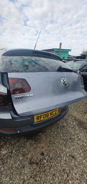 Dezmembrez Vw Tiguan motor 2.0 tdi an 2008 cod motor cba cbab 140 cp compresor clima ac cutie de viteza manuala transfer grup diferential spate Haldex