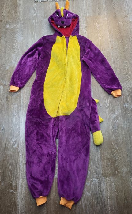 Продам карнавальные костюмы