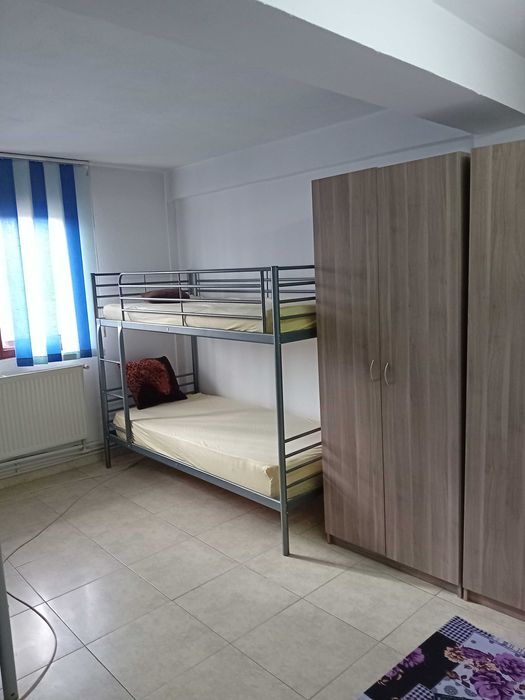 400€2camere 6paturi,60mp