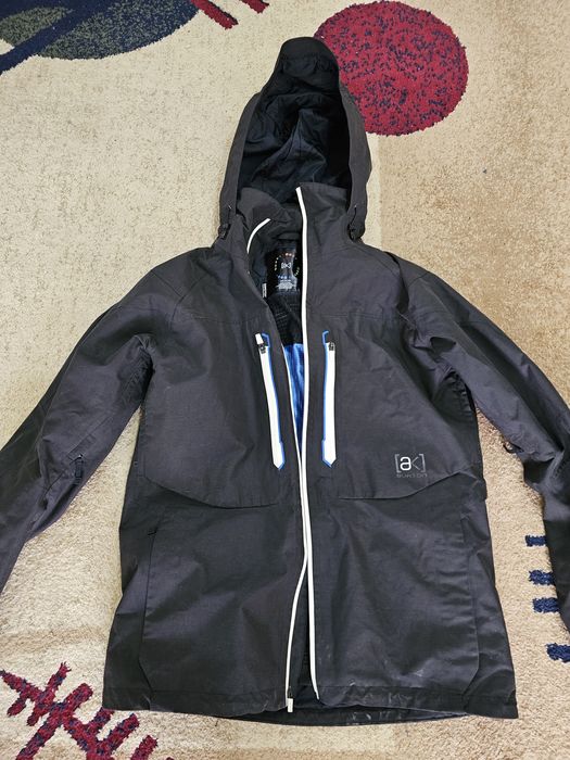 Продаётся сноуборд и экипировка!