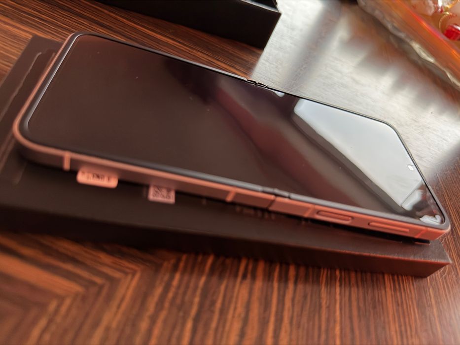 Samsung Galaxy Z Flip6 512GB Silver Shadow