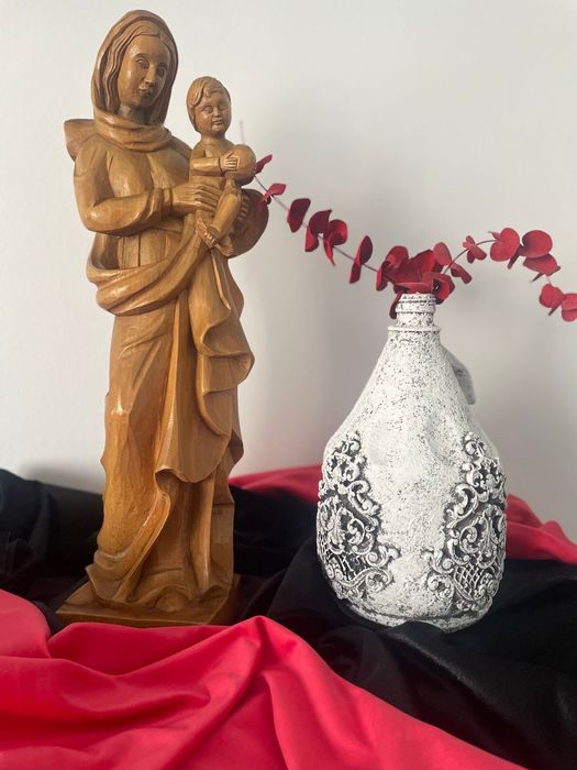 Sculptura in lemn masiv