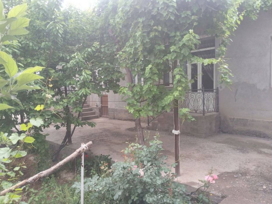 Ховли сотилади. Срочно