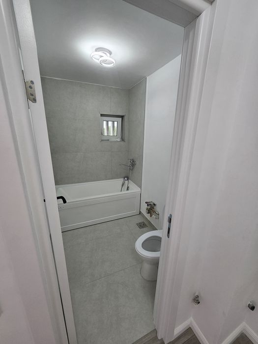 Apartament 3 camere, 57 mp, semidecomandat, Cina