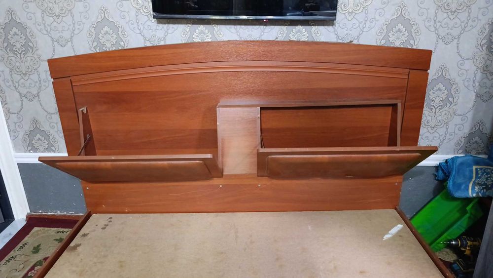 Спальный кровать