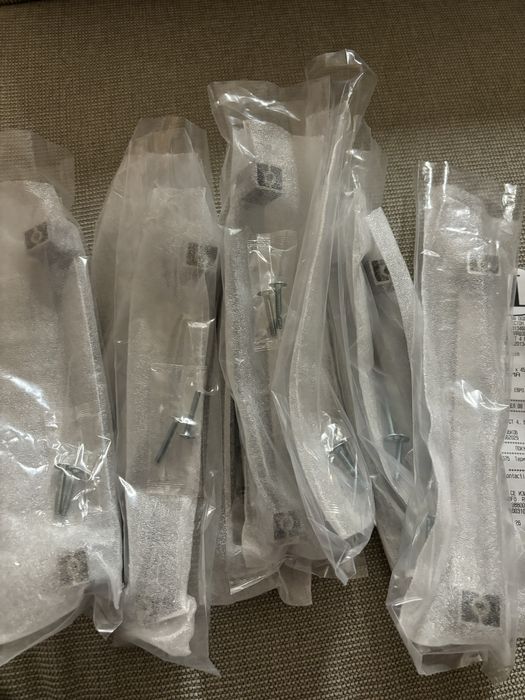 13 броя чисто нови дръжки за кухня