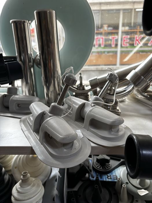 Основа за греба за надуваема лодка с ключ.