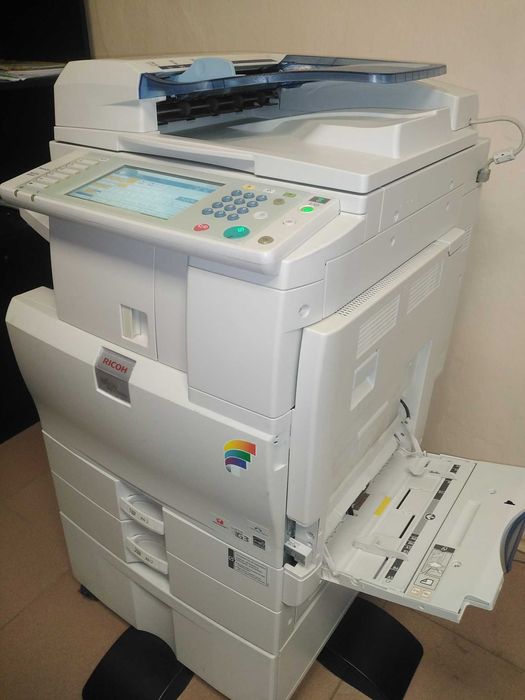 Професионална копирна машина Ricoh MP C2051, 205 000 копия, А3, цветна