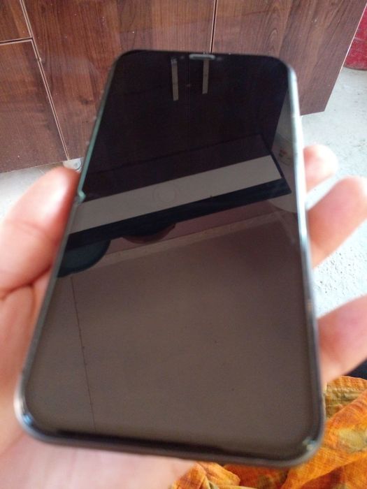 Iphone 11 ideal holatda
