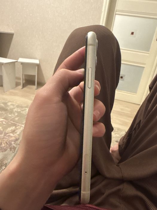 Iphone 11 б/у продаеться