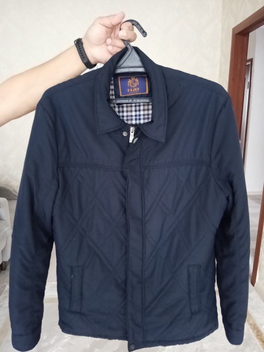 Продам мужскую куртку.