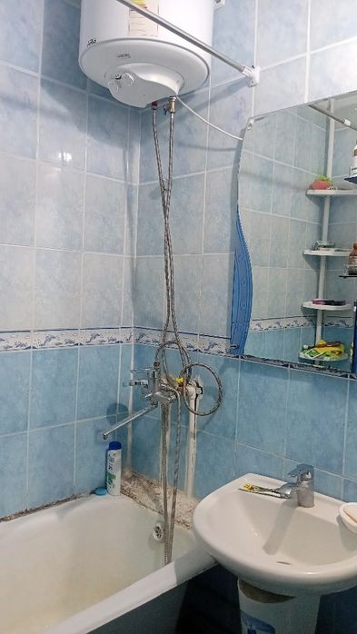 3х ком. кв. продам в 10мкр дом 35