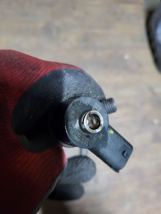 Injectoare honda crv 2 an 2006 cod:0445110236