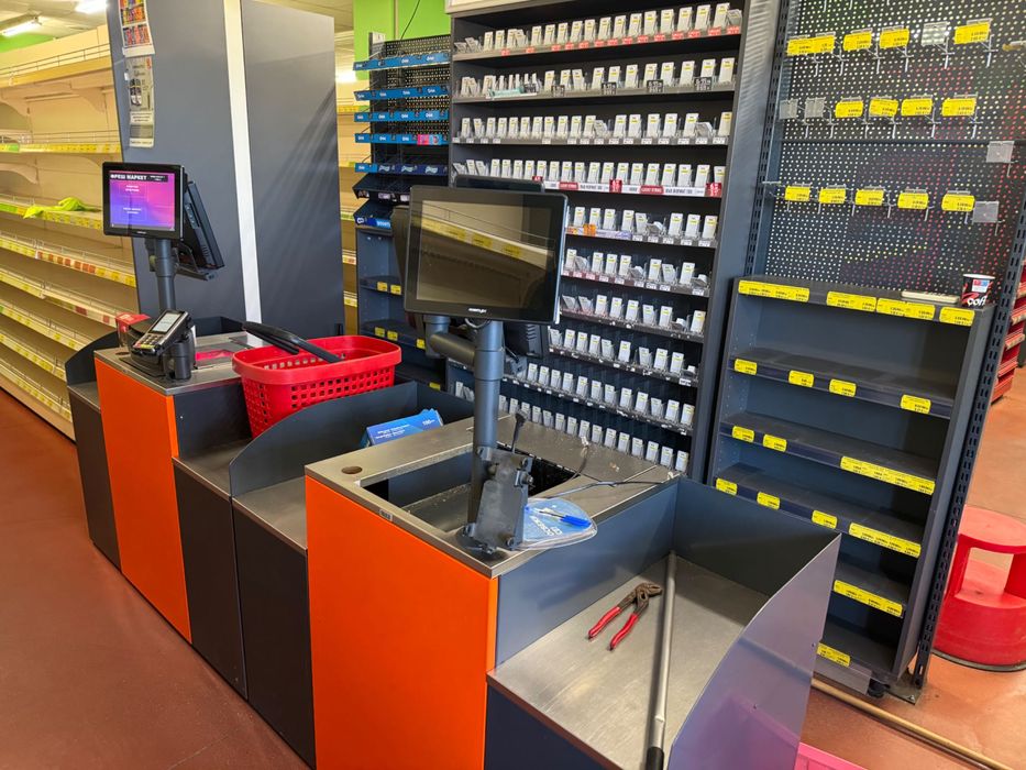 Продавам оборудване за хранителен магазин