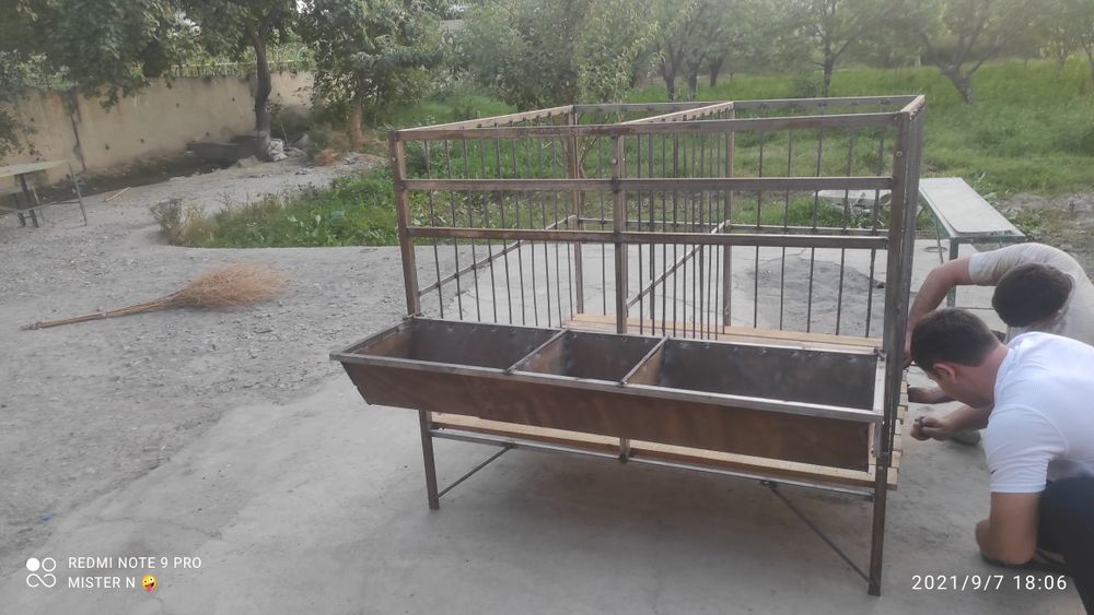 Клетка . Qo'yxona.  Ajralip yeg'iladigan. Ko'chma qo'yxona.