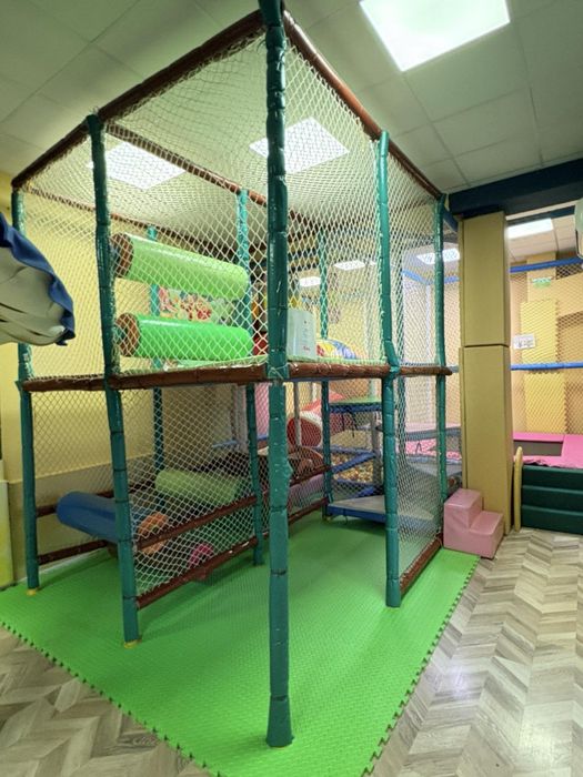 Птодавам лабиринт за детски център