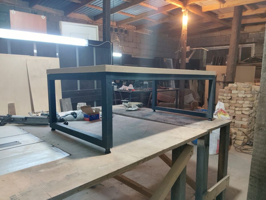 Столы письменные