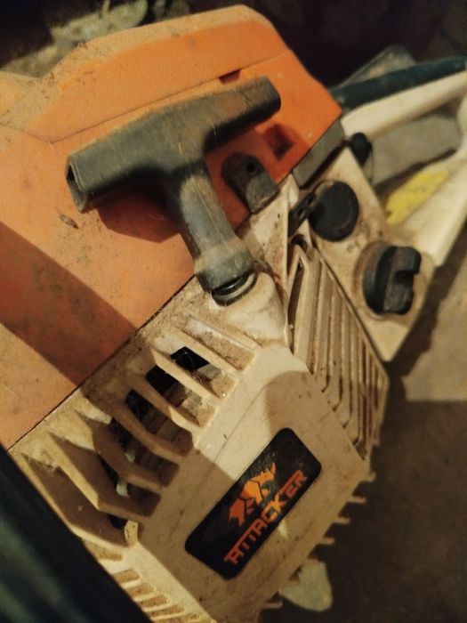 Продам бензопилу и электро пилу