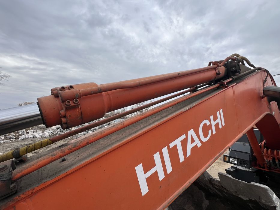 Продам колесный экскаватор 1 куб Hitachi
