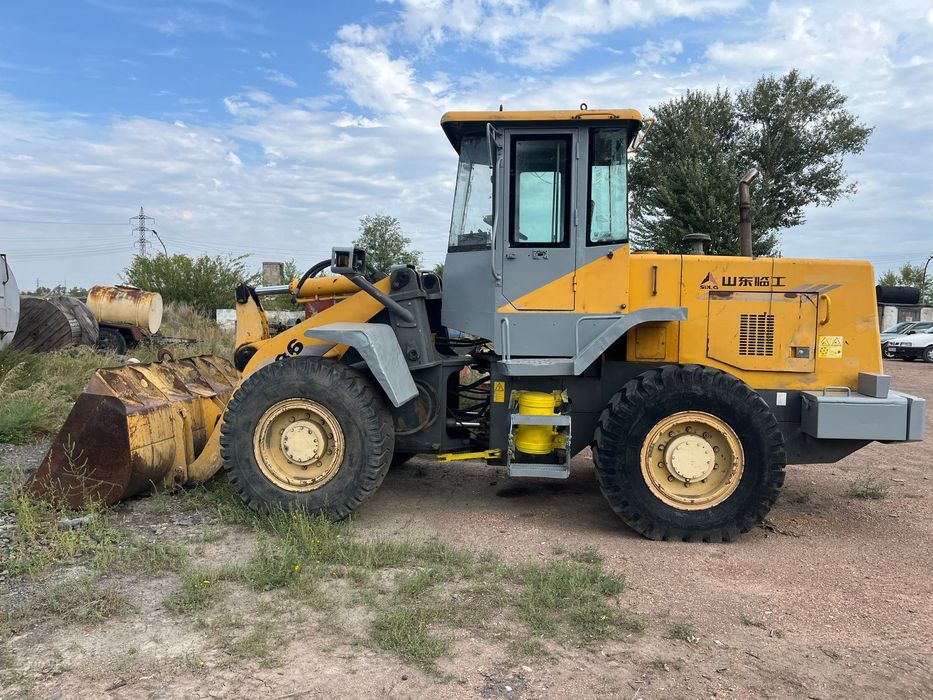 Продам погрузчик 2 куб