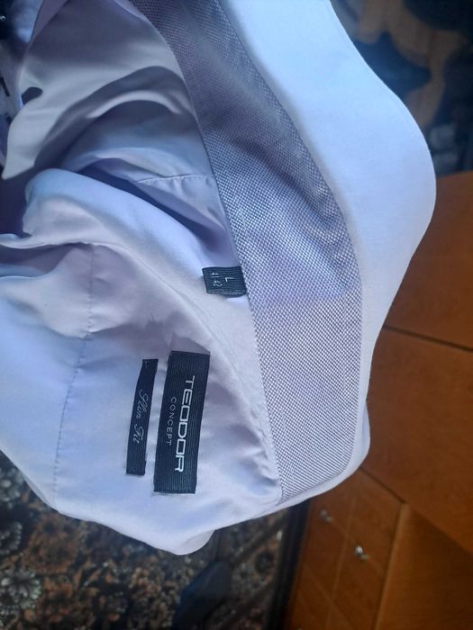 Официален Костюм