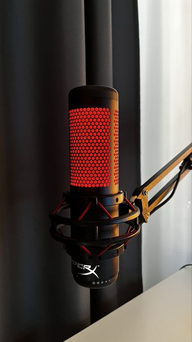 HyperX Quadcast микрофон