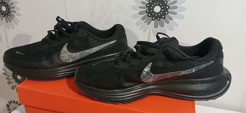 Оригинални маратонки   Nike 43