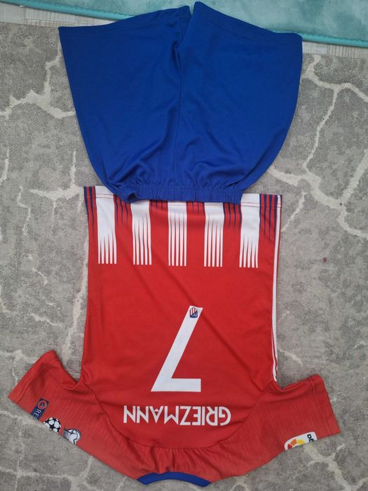 Costum pt fotbal baieti