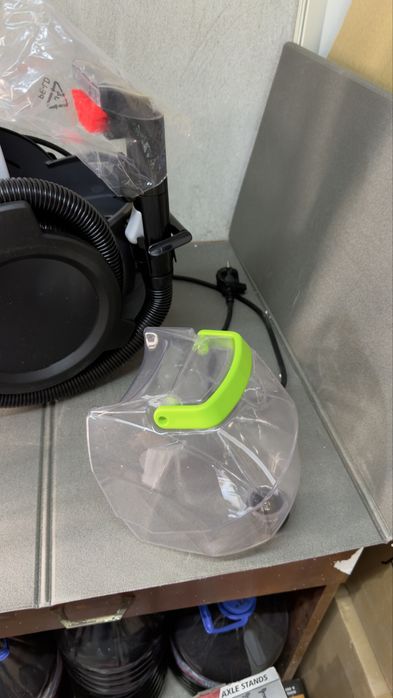 Нова Перяща прахосмукачка Bissell  SpotClean Pet Pro