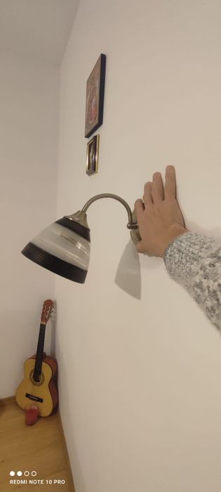 Vând aplica E27 plus o dulie și bec Nou