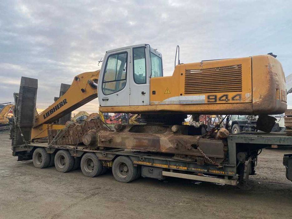 Dezmembrez excavator  senile Liebherr R 944 C-piese de schimb Liebherr
