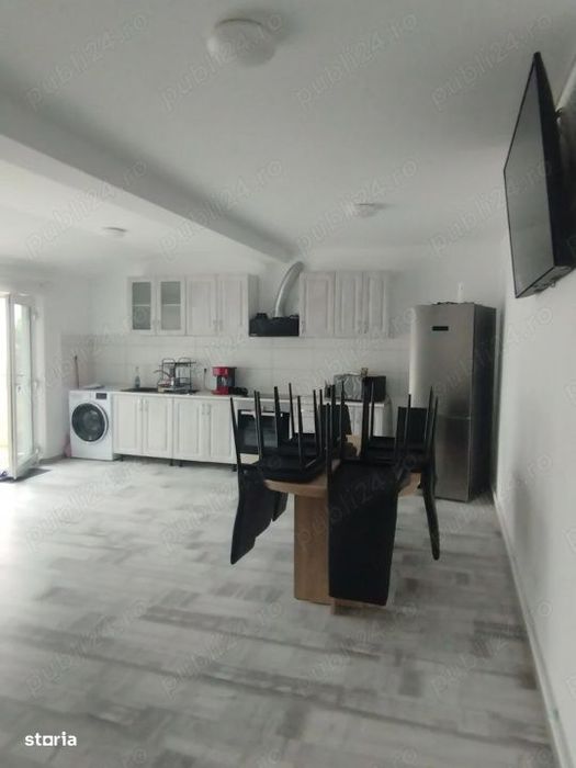 Casa cu doua apartamente si curte zona Turnisor