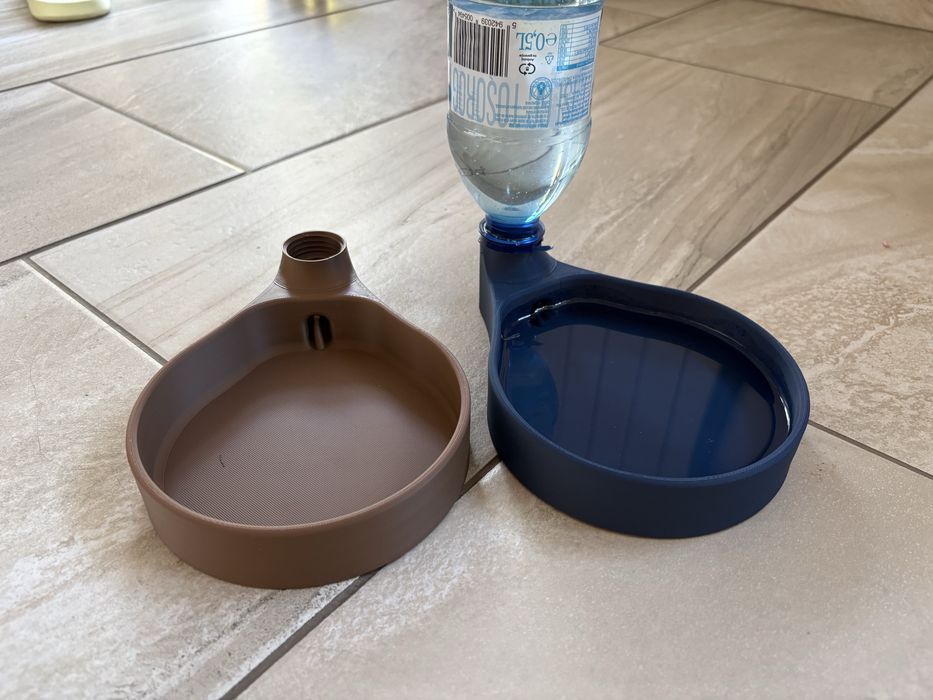 Adăpător automat pentru câini și pisici – compatibil cu sticle PET