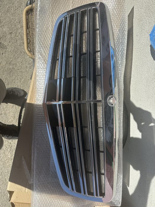 Предна маска за C class w204