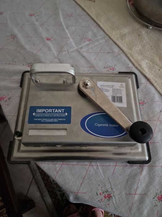 Injector manual de tigari folosit foarte putin nou